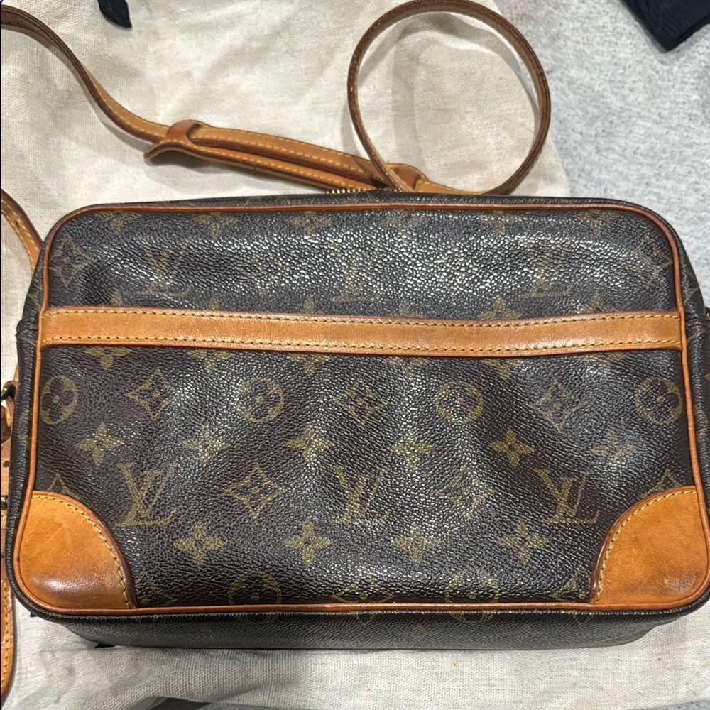 Louis Vuitton Brown Monogram crossbodyBag